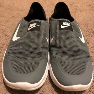 Women’s Nike Slip-On shoe Gray Size 8.5
